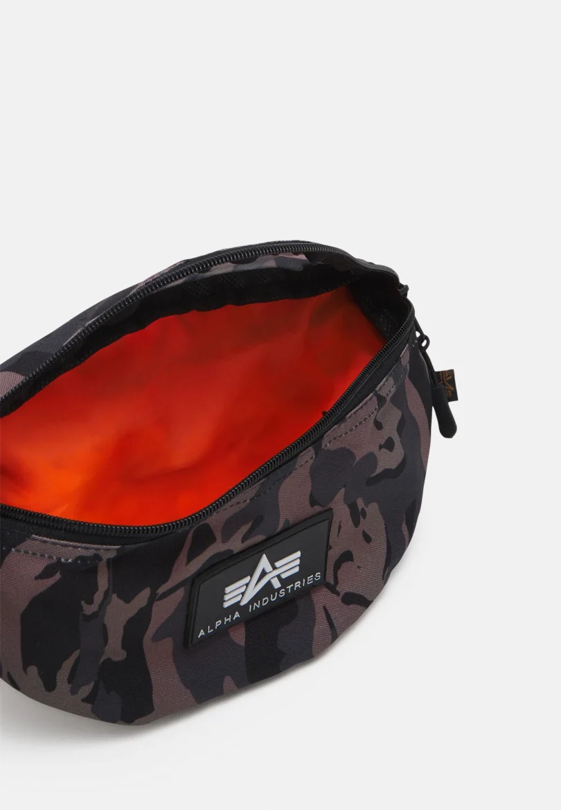 Torbica, ALPHA IND. Rubber Print - Darkcamo - Slika 2